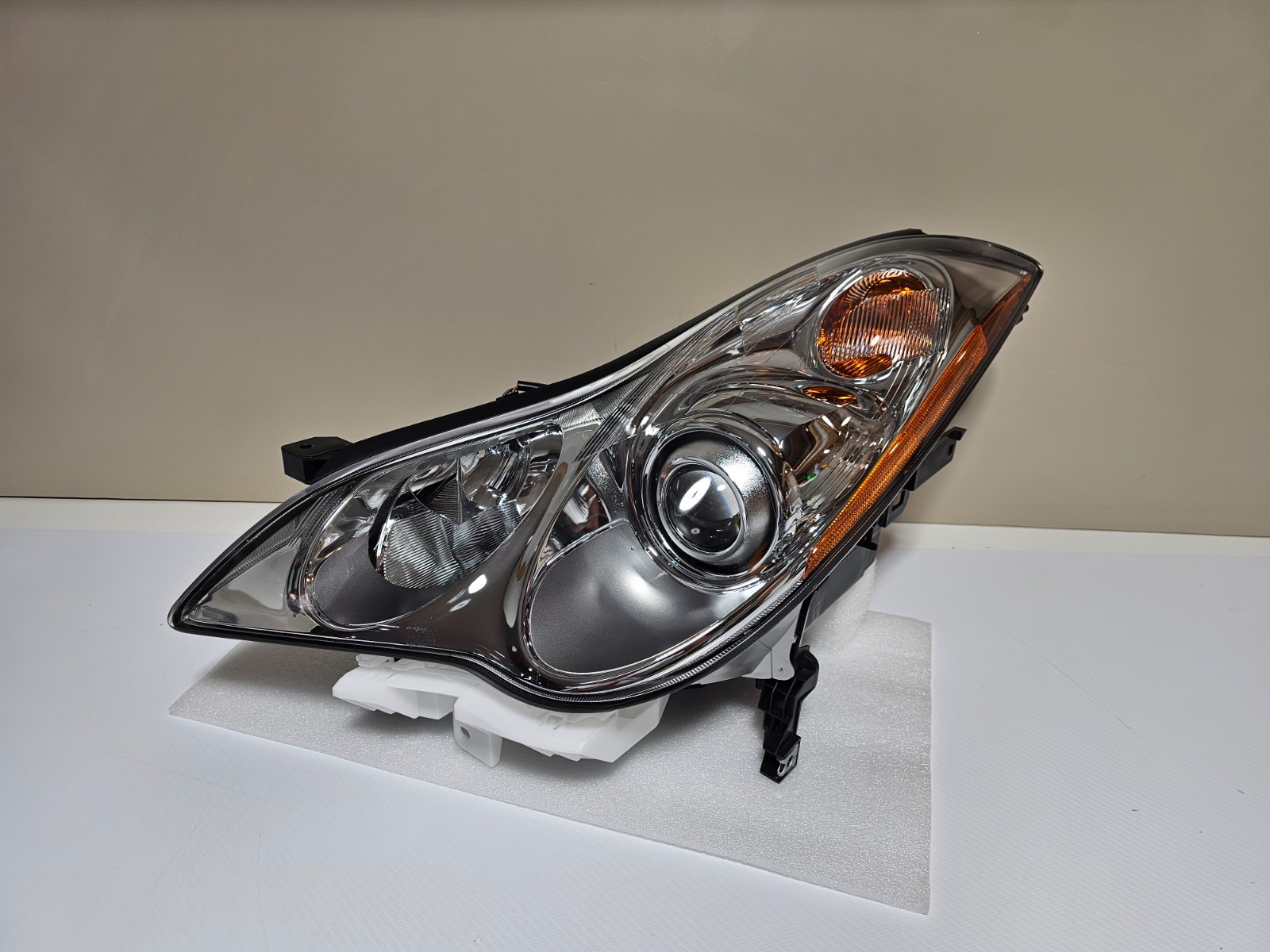 Share Infiniti EX35 OEM Left Headlight 2008 2009