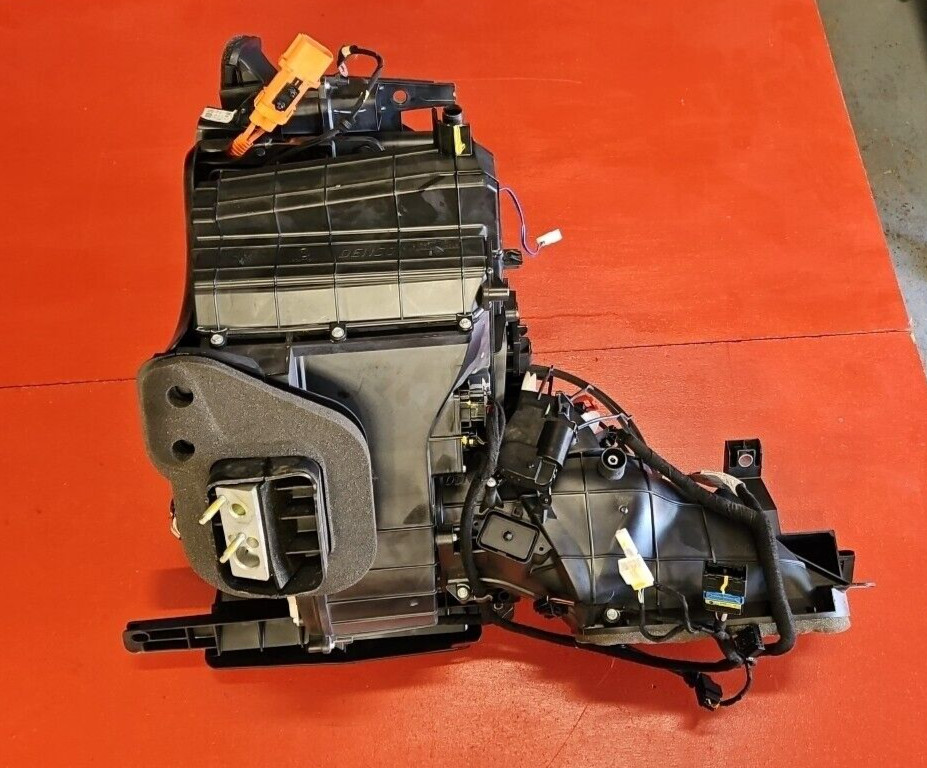 2013 - 2018 Fiat 500E ELECTRIC ONLY - HVAC Housing / Box / A/C Heater Blower
