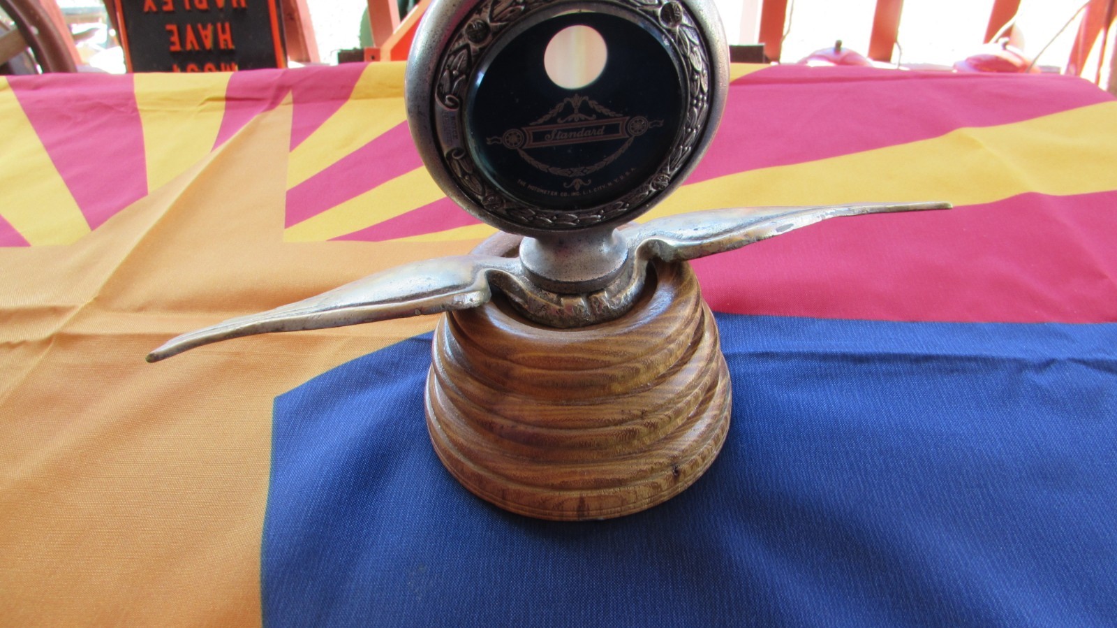 VERY COOL VINTAGE STANDARD MOTO METER WITH WINGS VERY COOL VINTAGE STANDARD MOTO METER WITH WINGS