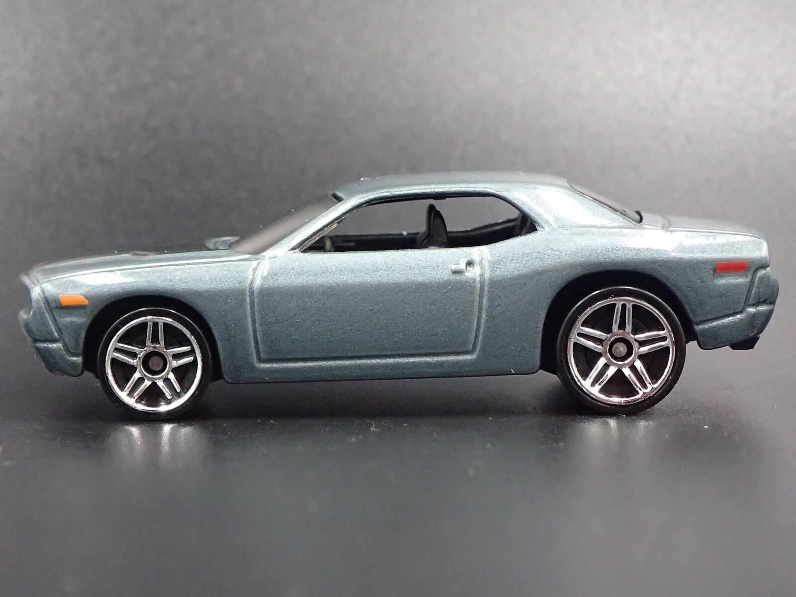 2008-2014 DODGE CHALLENGER RARE 1/64 SCALE COLLECTIBLE DIORAMA DIECAST MODEL CAR