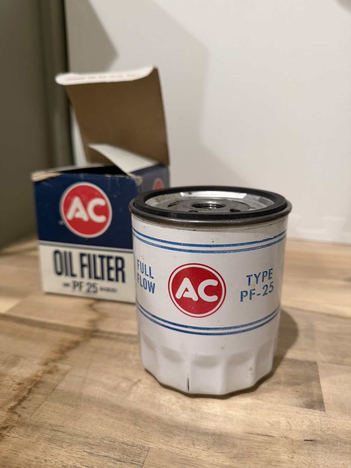 NOS GM Corvette Camaro Chevelle Yenko EMBOSSED AC PF25 Oil Filter 69 6438261