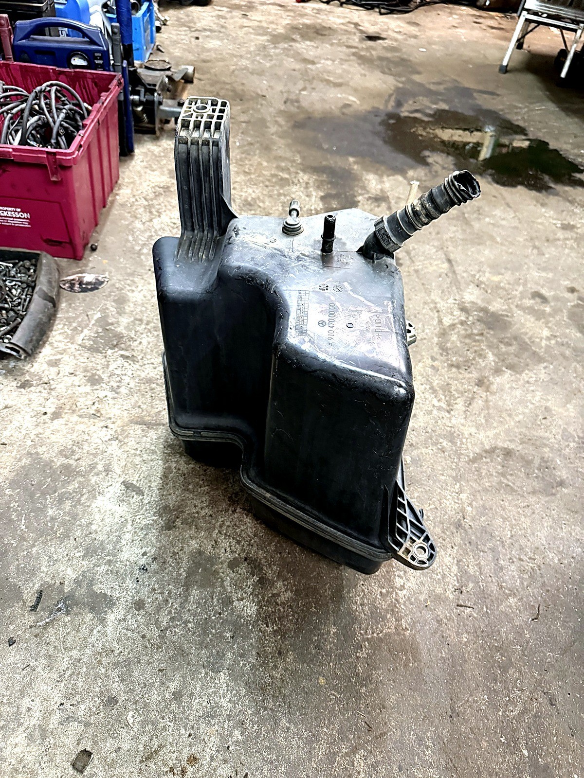 Mercedes-Benz Sprinter DEF AdBlue Tank w/ Pump Module A9104700000 2019+ OEM Mercedes-Benz Sprinter DEF AdBlue Tank w/ Pump Module A9104700000 2019+ OEM