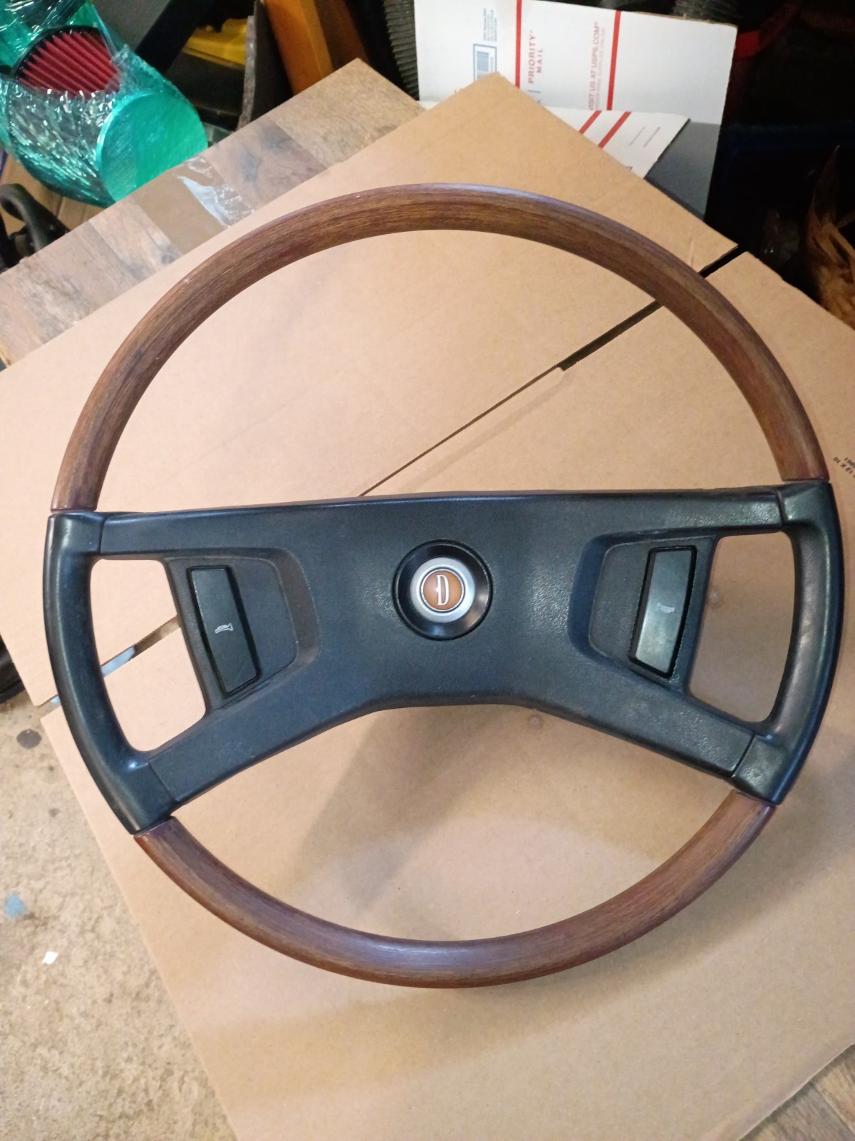 Vintage Datsun / Nissan Wood Steering Wheel Assembly Datsun 810