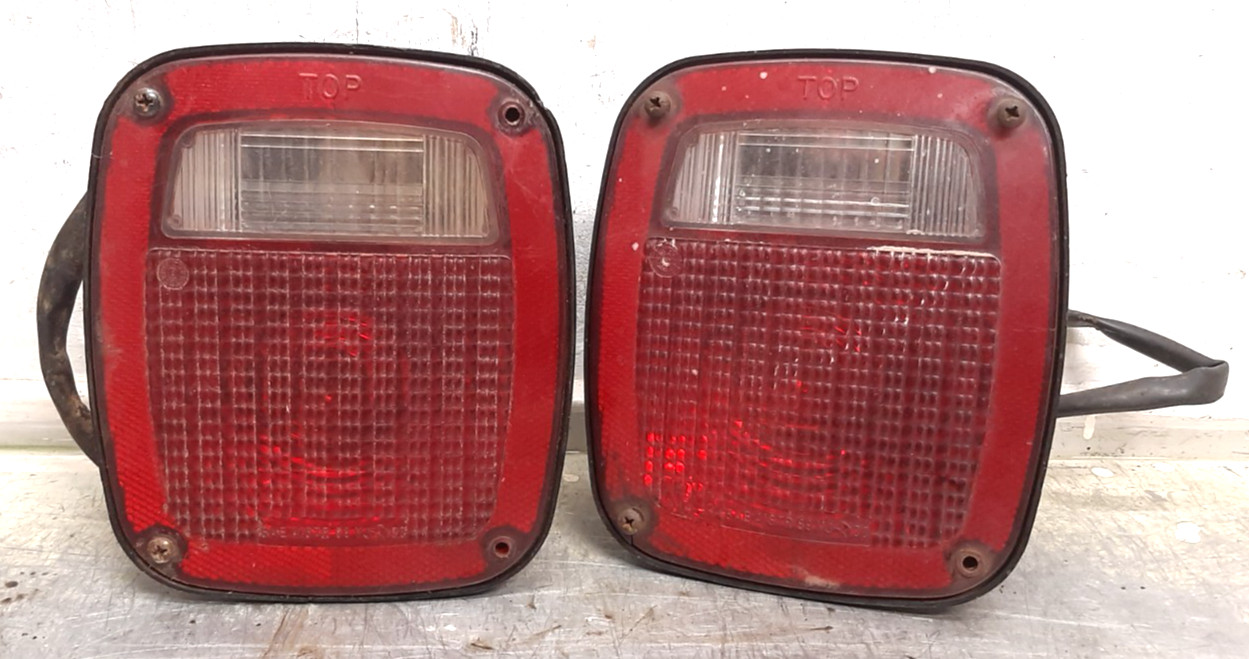 1991-1997 Jeep Wrangler YJ TJ TAILLIGHTS TAIL LIGHT PAIR OEM BOTH SIDES FREESHIP