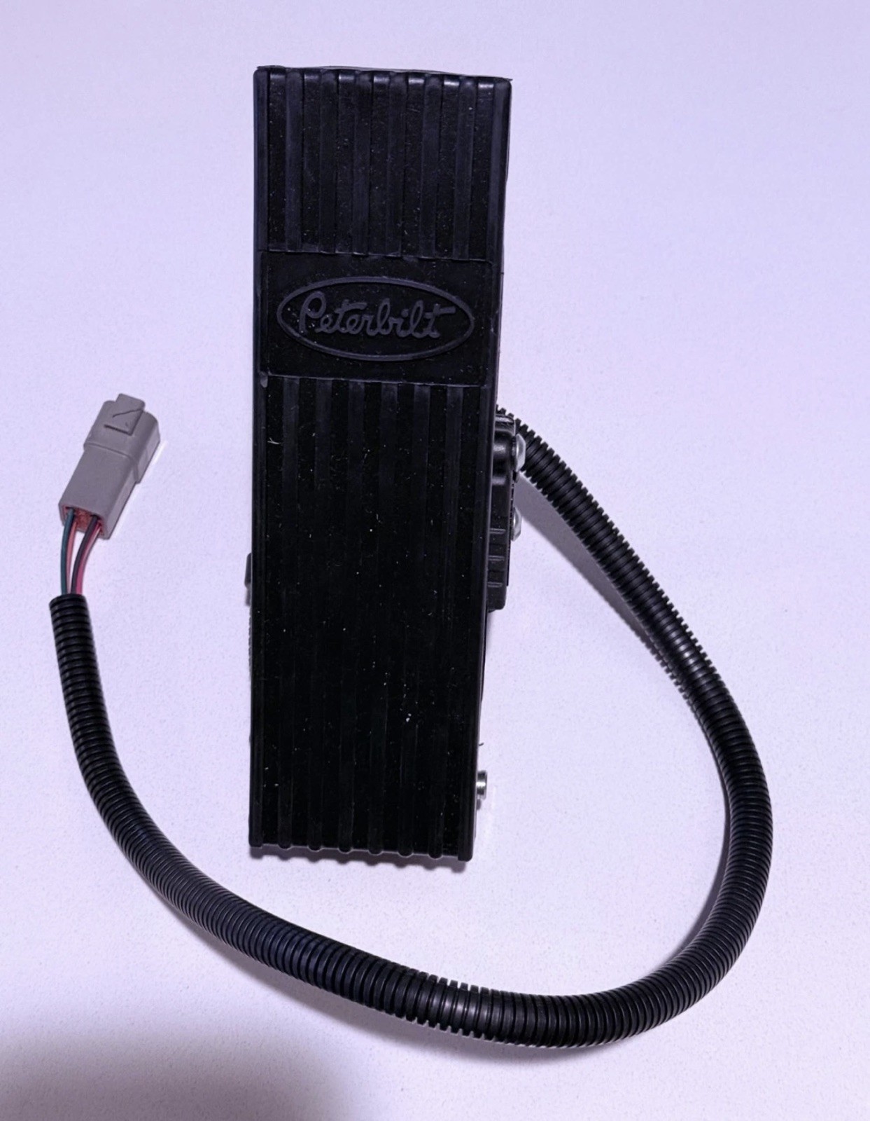 Brand New Genuine OEM Peterbilt Paccar D21-6031 Pedal Throttle Assembly PWM 320