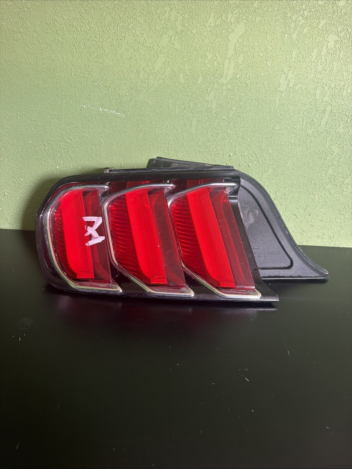 2015-2017 Ford Mustang GT 50th Anniversary Driver Rear Taillight Chrome 2015-2017 Ford Mustang GT 50th Anniversary Driver Rear Taillight Chrome