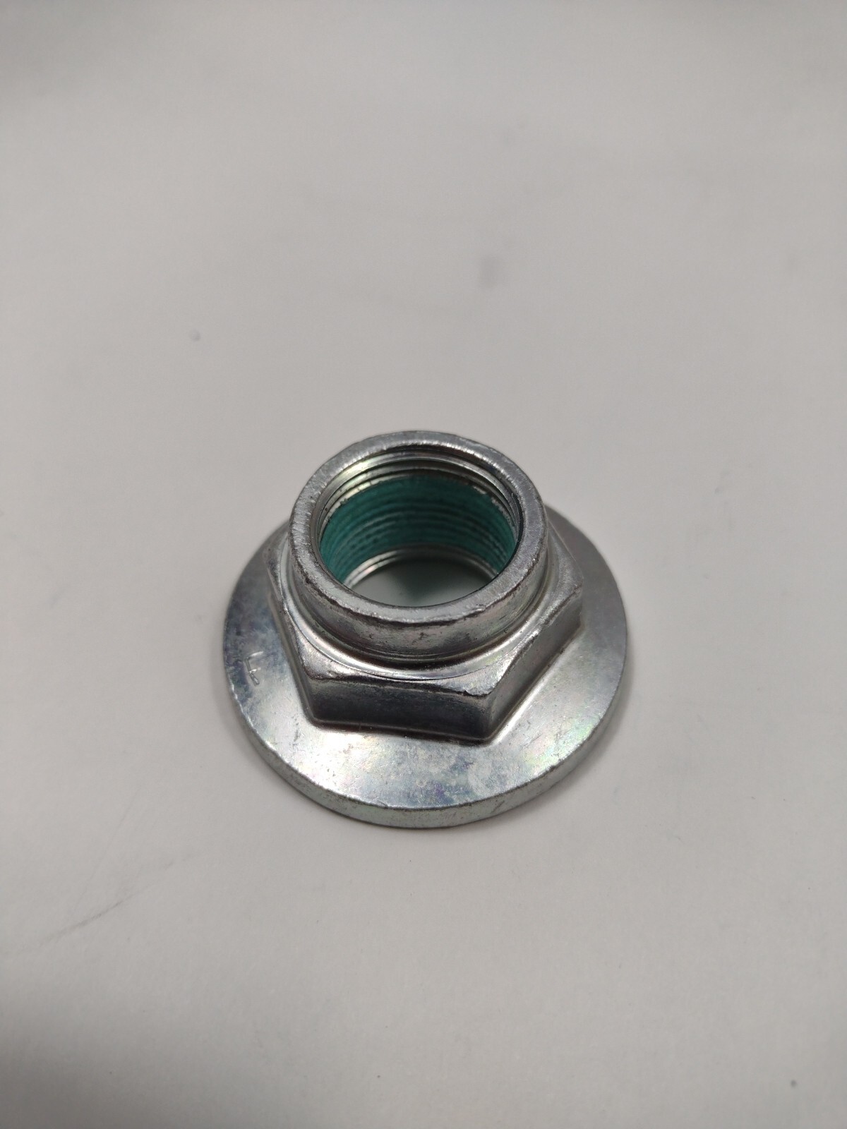 1 Single* Genuine Ford Axle Nut LB5Z-3B477-A 1 Single* Genuine Ford Axle Nut LB5Z-3B477-A