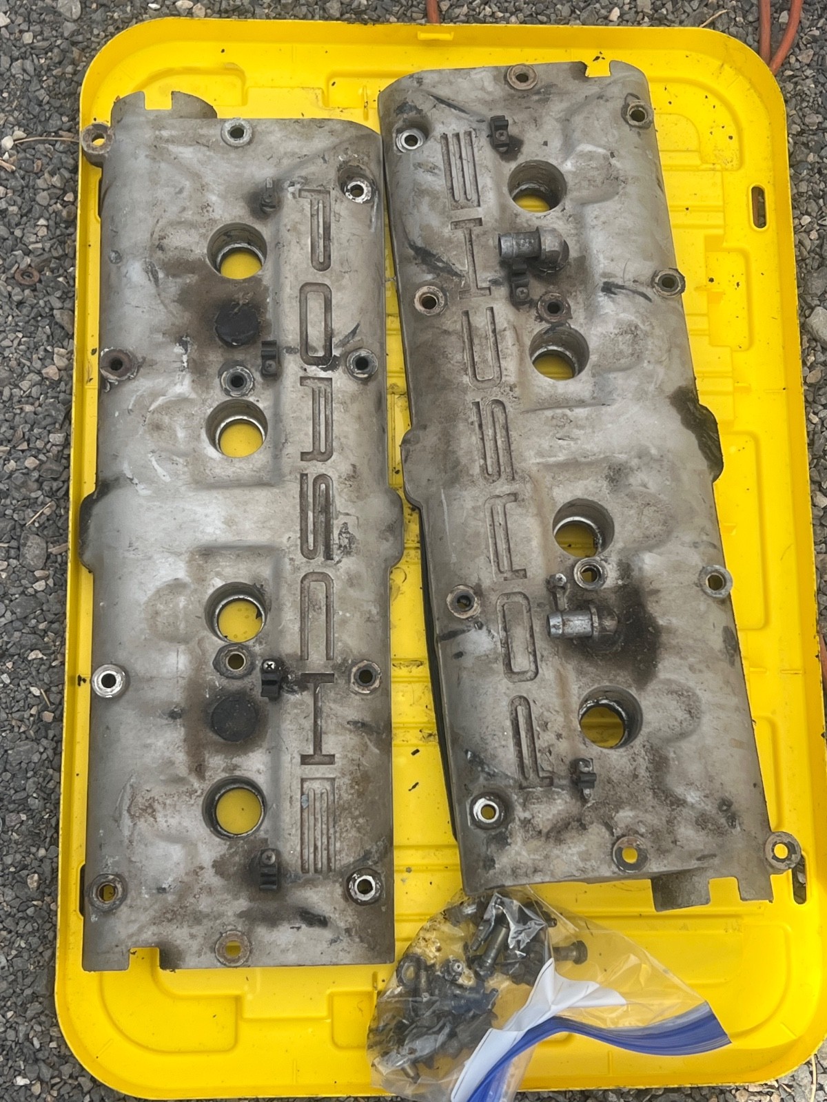 1985-1986 PORSCHE 928 S 5.0L V8 ENGINE RIGHT & LEFT SIDE VALVE COVER SET