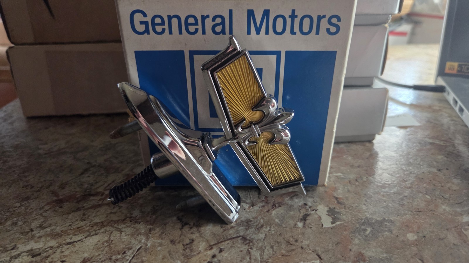 NEW NOS Genuine GM 1980-1985 Caprice Models Chrome Hood Ornament & Base