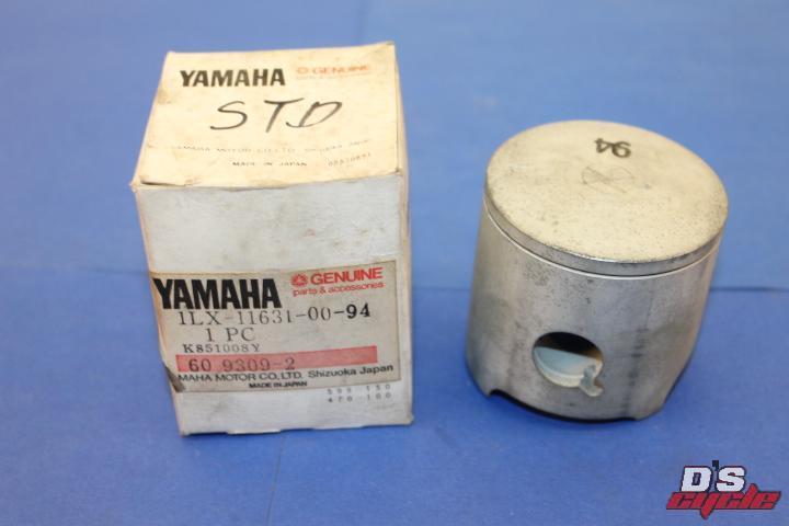 NOS 1986-88 YAMAHA YZ125 YZ 125 STD PISTON 1LX-11631-00-94