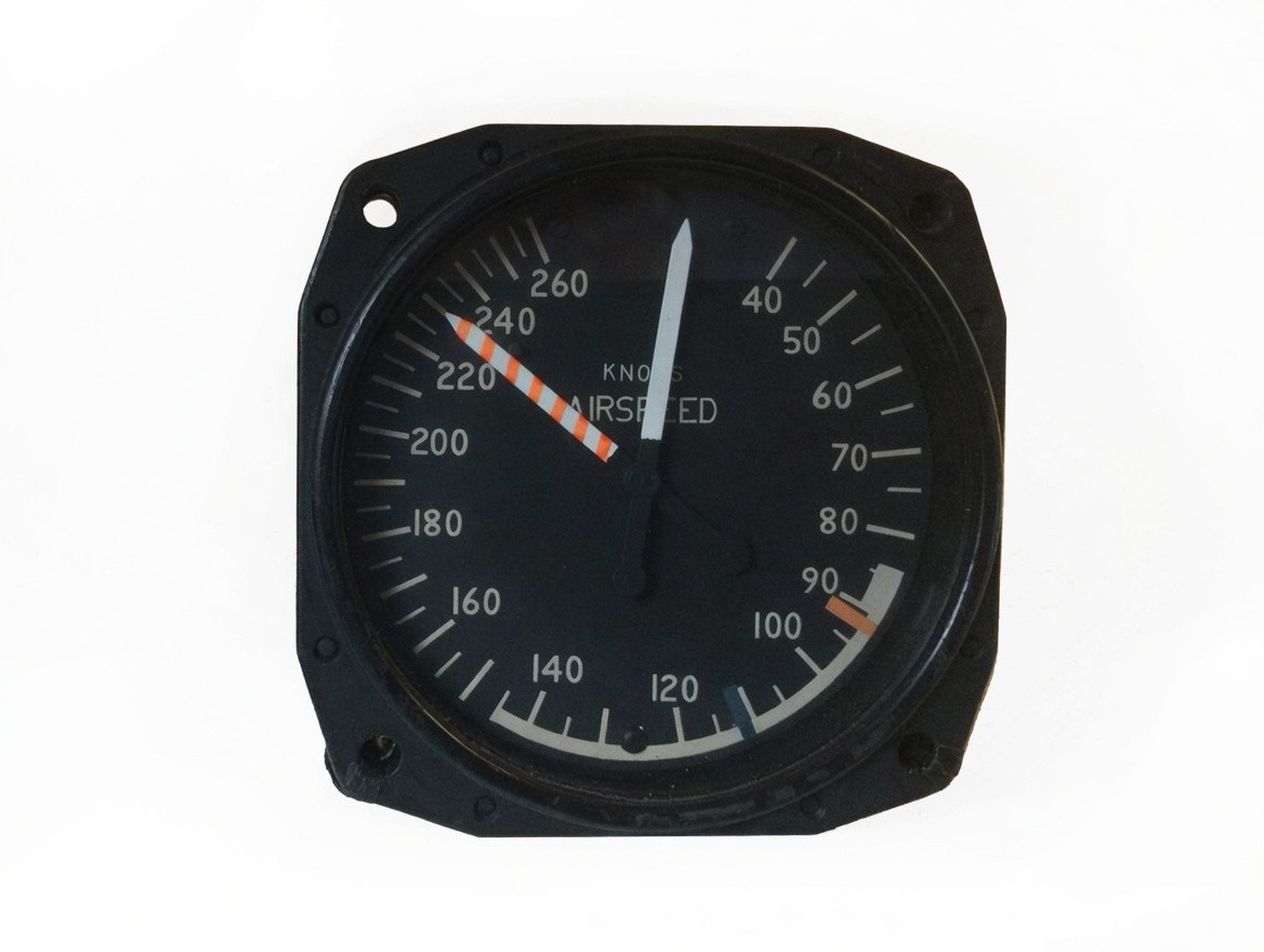 Cessna U.S. Gauge Air Speed Indicator  40-260 KIAS PN C661046-0101  -Tested Good
