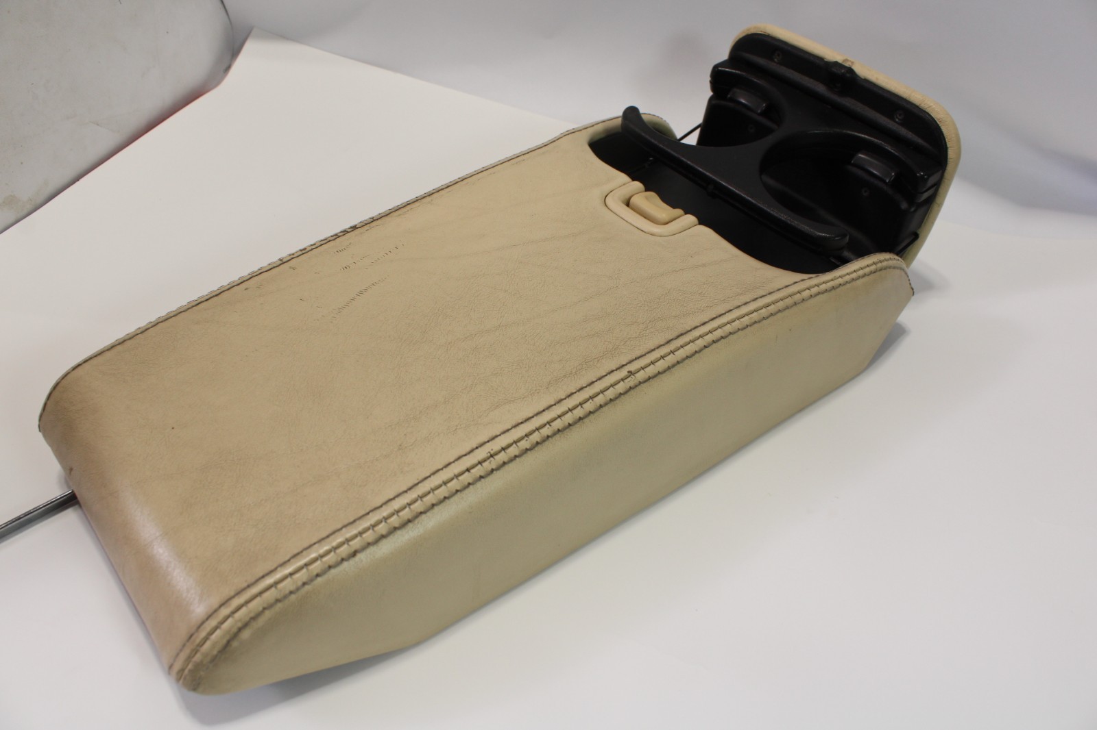 1997-2003 Jaguar XJ6 XJ8 XK8 VANDEN PLAS Console ARMREST w/CUP HOLDER \'97 03 NDR