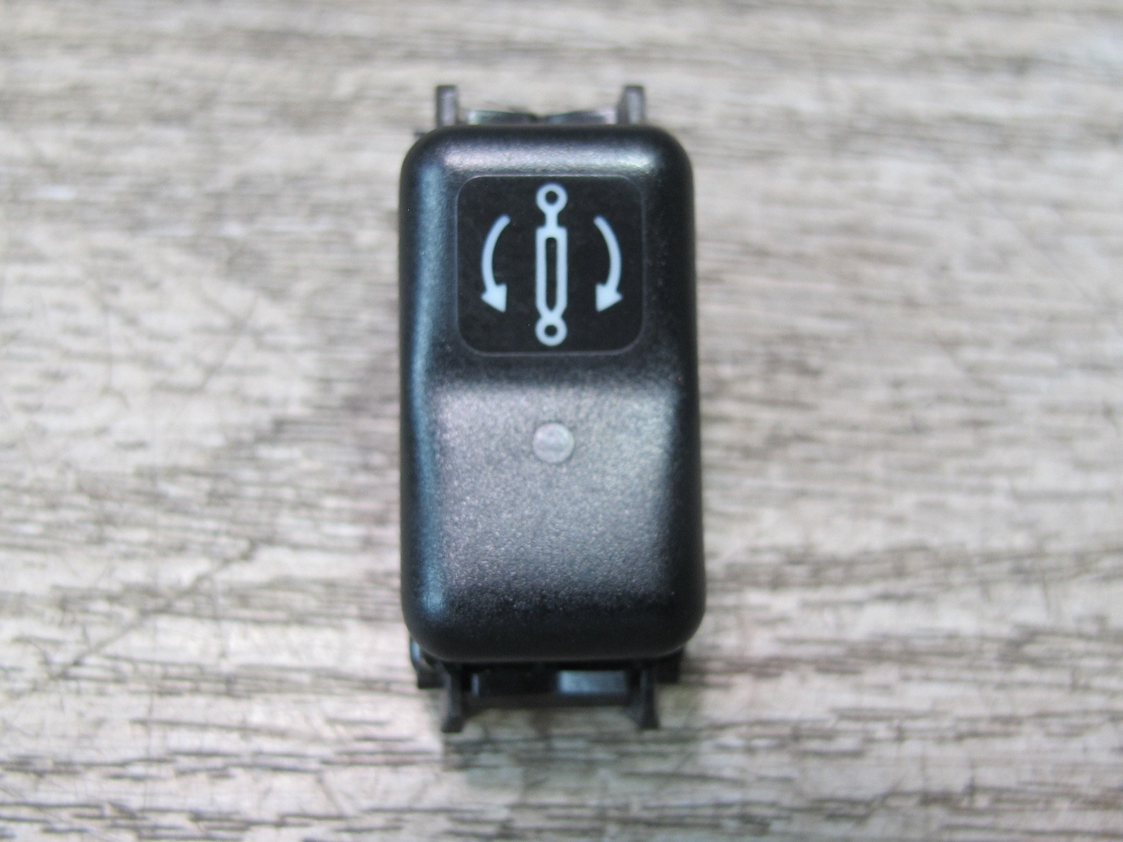 96-99 MERCEDES W140 C140 CL-CLASS ADS ADAPTIVE DAMPING SUSPENSION SWITCH OEM