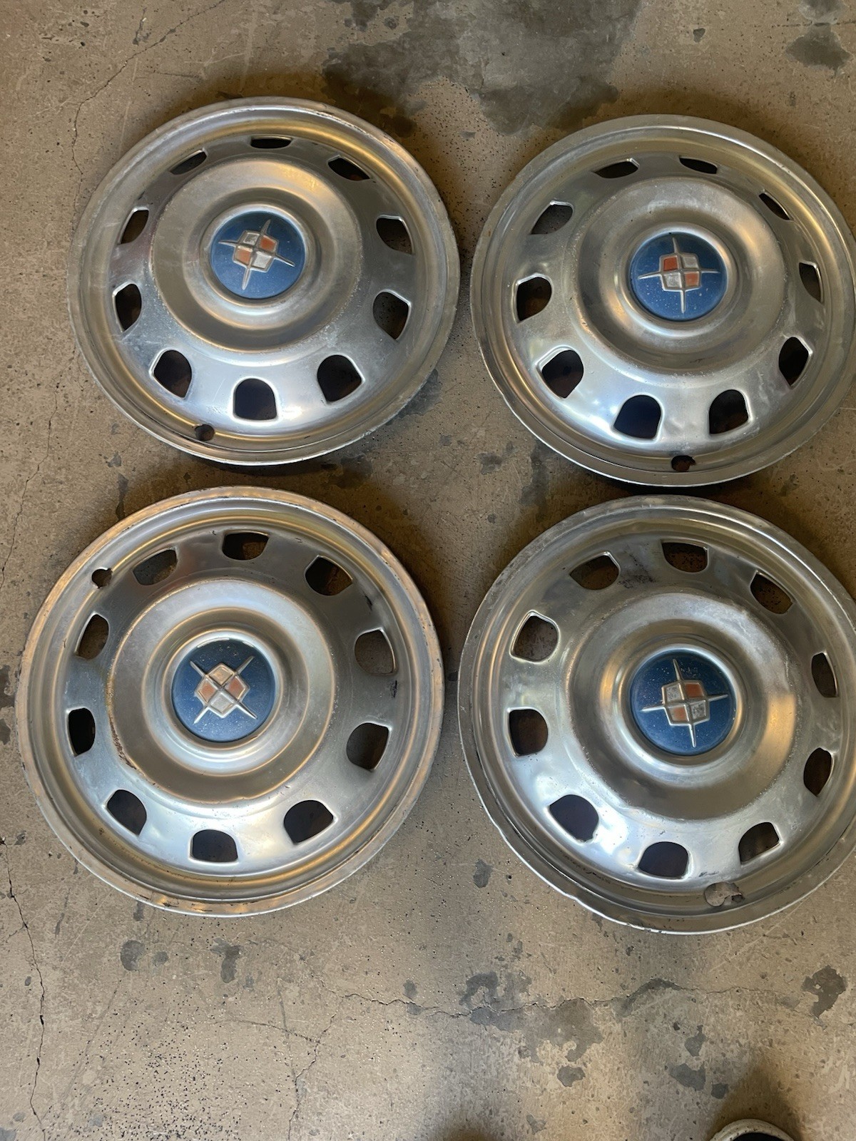 4  15” Airstream Original Aluminum Hubcaps used Red Blue White Middle 1975-1986