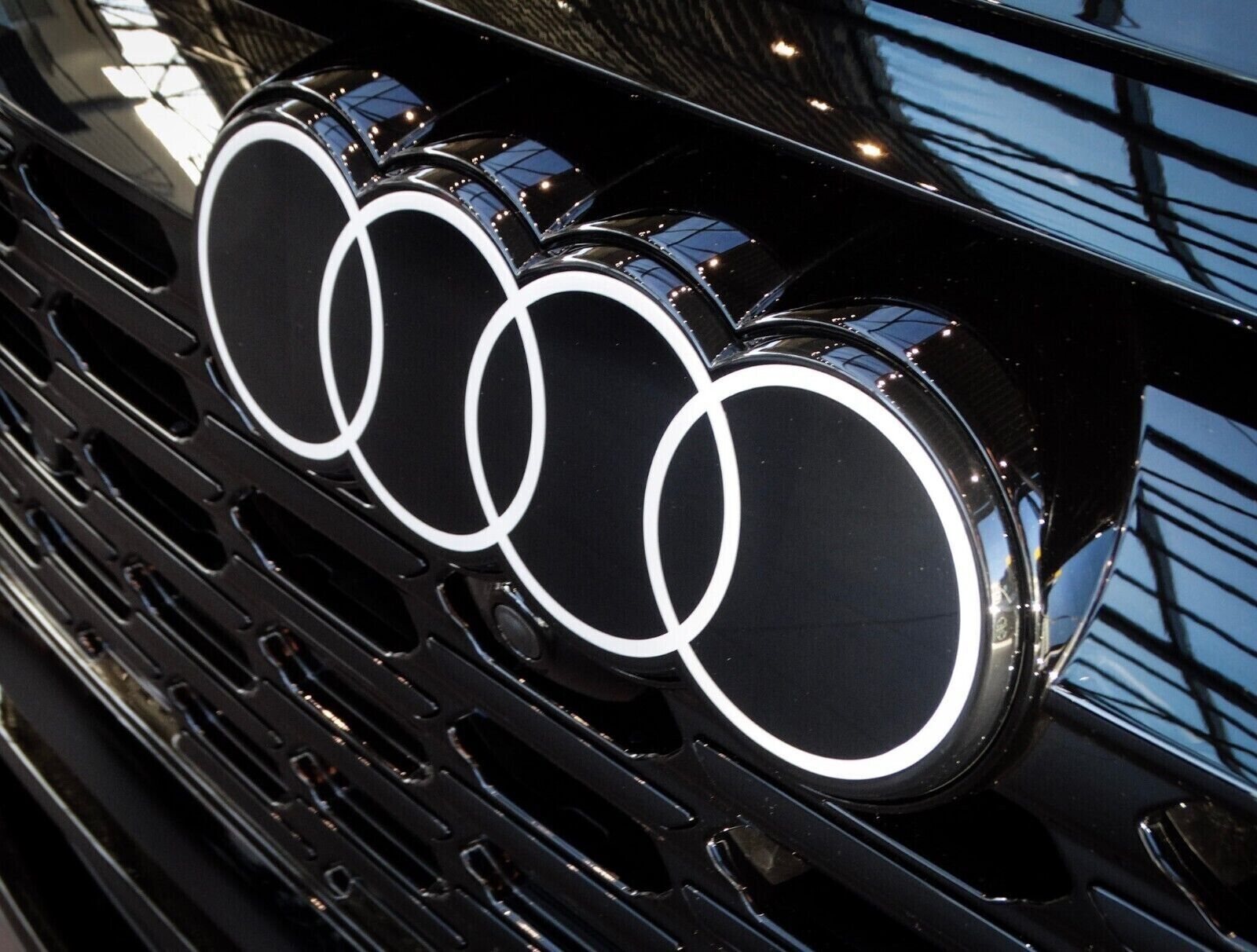 Original Audi Q8 / E-Tron Rings Emblem Lettering Logo Radiator Grille