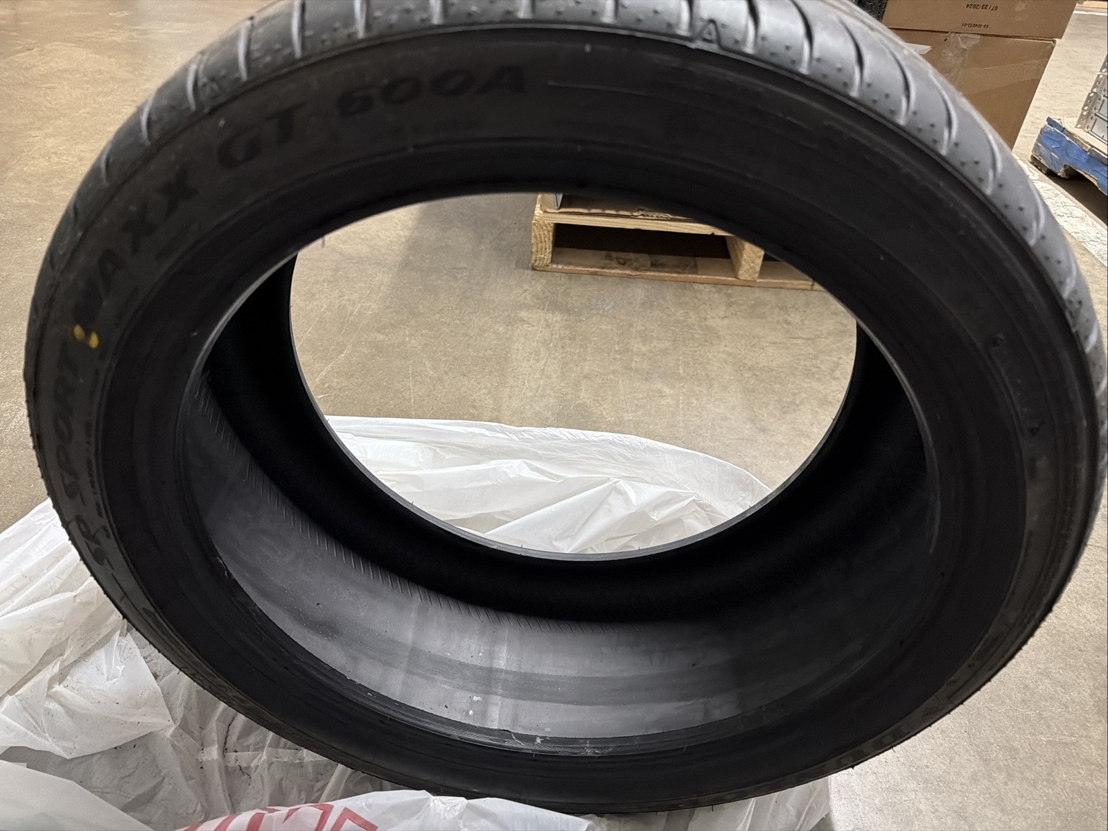 245/40R18 Dunlop SP sport maxx gT 600A 97Y Set of 4 245/40R18 Dunlop SP sport maxx gT 600A 97Y Set of 4
