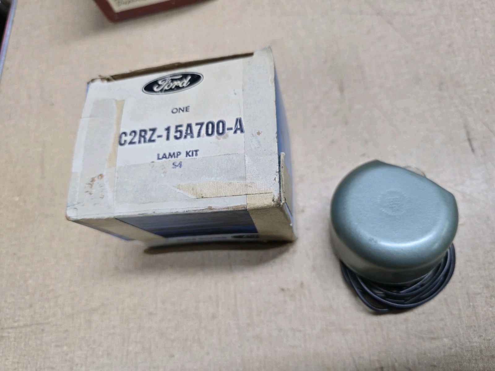 60 62 64 65 66 67 68 69 70 72 MUSTANG TORINO TBIRD OEM NOS FORD HOOD/TRUNK LAMP 60 62 64 65 66 67 68 69 70 72 MUSTANG TORINO TBIRD OEM NOS FORD HOOD/TRUNK LAMP