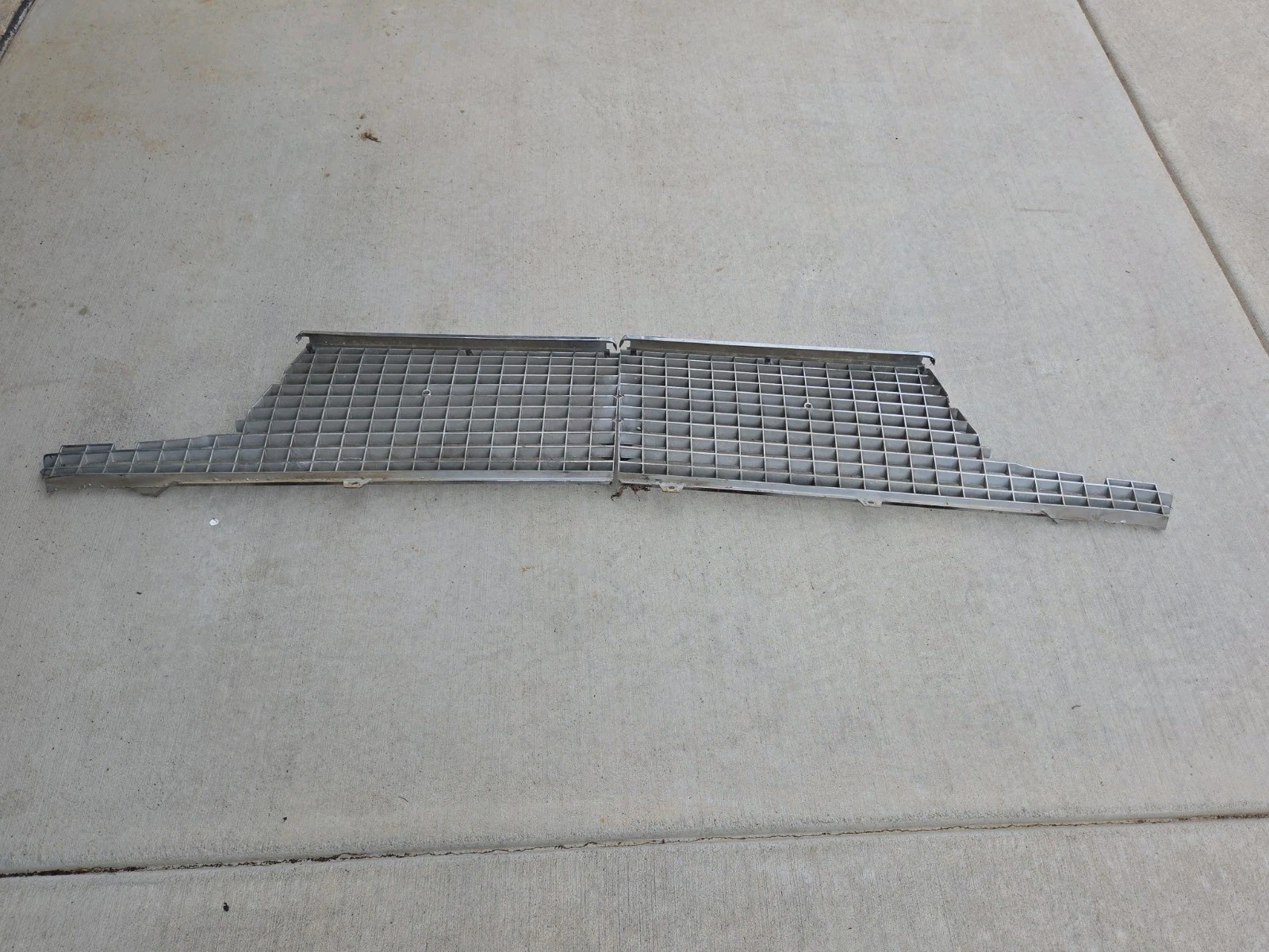 1966 66 Ford Thunderbird Tbird Front Grille Grill Chrome OEM C6sb-8150-b 1966 66 Ford Thunderbird Tbird Front Grille Grill Chrome OEM C6sb-8150-b