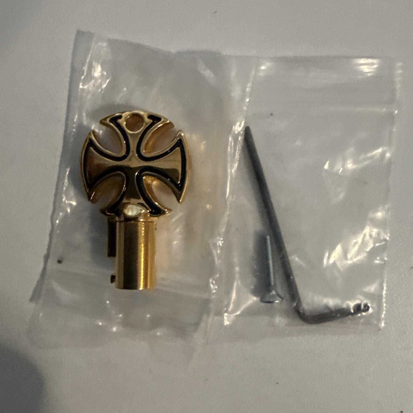 CROSS ROUND BARREL KEY BLANK FOR HARLEY DAVIDSON GOLD W BLACK ENAMEL INLAY