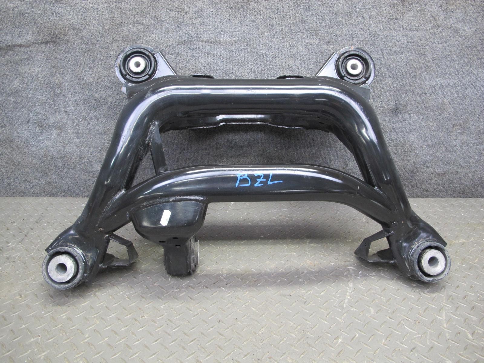 09-16 BMW E89 Z4 35i RWD REAR SUSPENSION SUBFRAME CROSSMEMBER AXLE CARRIER OEM