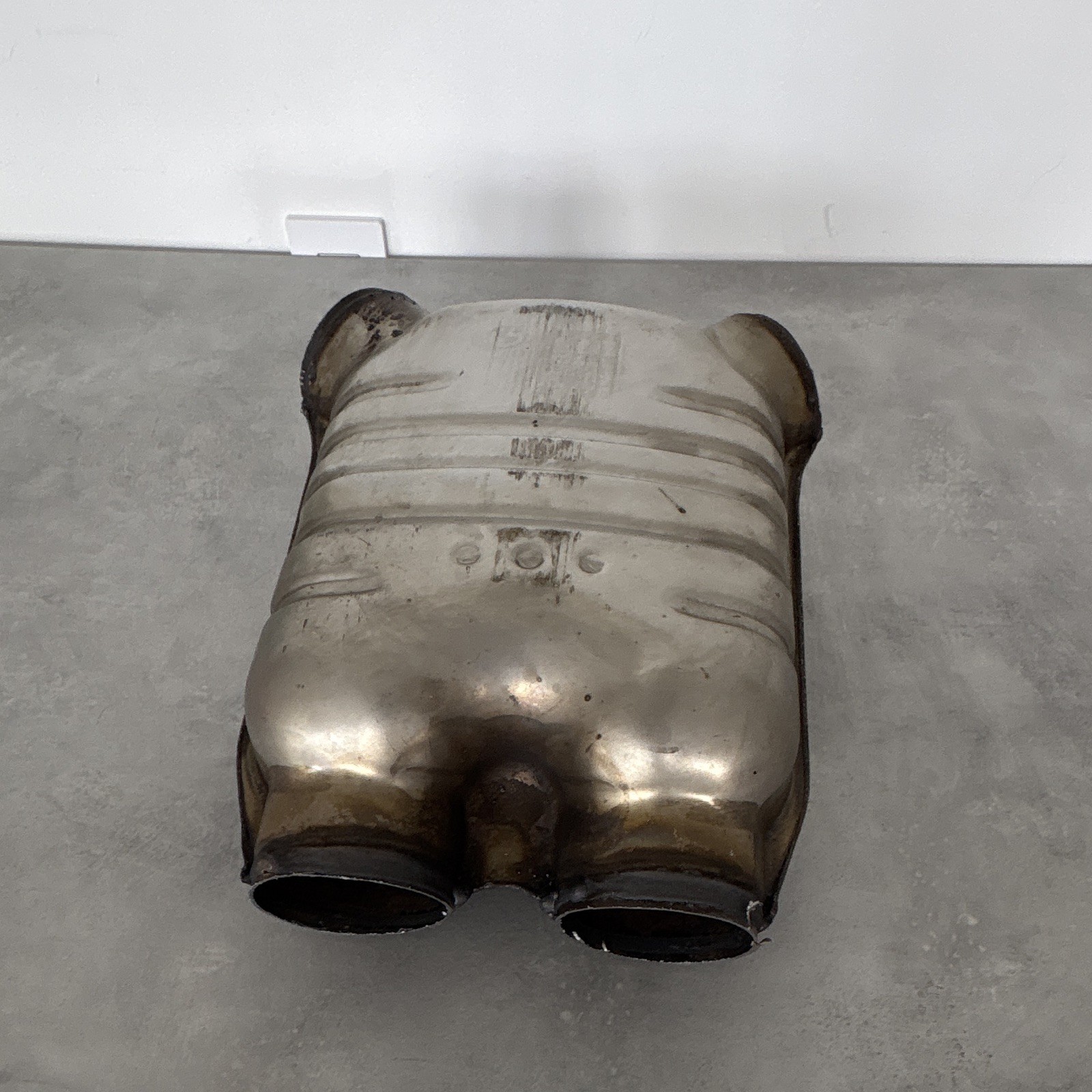 OEM BMW M8 F91 Exhaust Resonator Muffler 8070968 Boysen 9-07558.01 2020