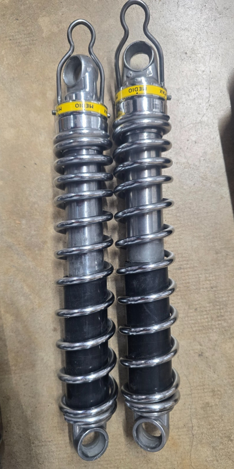 DUCATI 450 MARK 3D REAR SHOCKS Marzocchi 250 350 Widecase Desmo Single DUCATI 450 MARK 3D REAR SHOCKS Marzocchi 250 350 Widecase Desmo Single