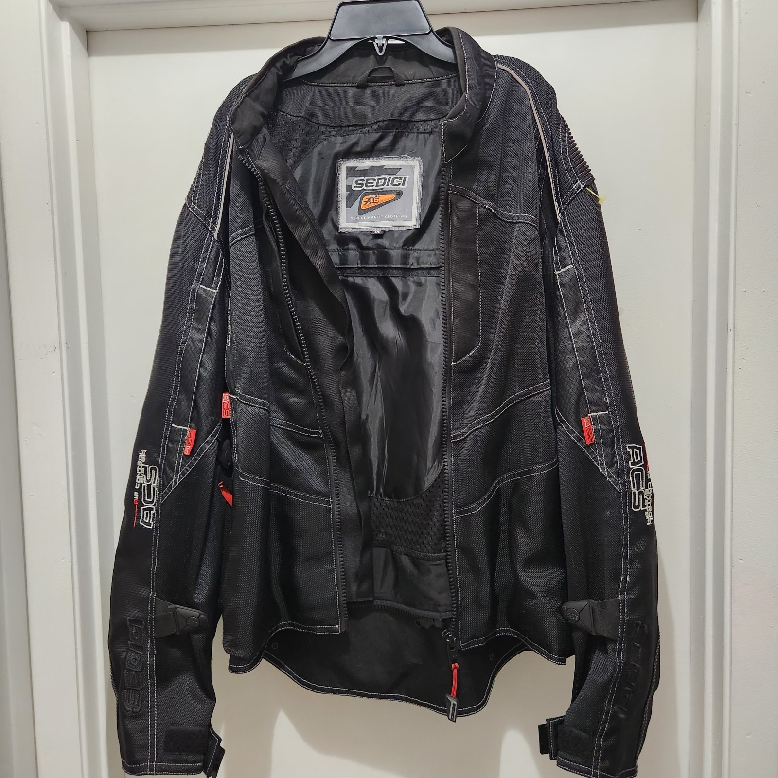 Sedici #16 Motorcycle Jacket Sz XL Black Unisex Insulated Vented Armour NWOT Sedici #16 Motorcycle Jacket Sz XL Black Unisex Insulated Vented Armour NWOT