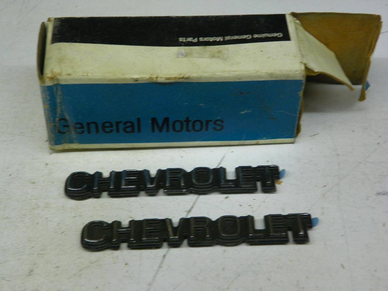 Genuine GM 1746150 Chevrolet Emblem 2-Pack 1975-1977 Chevelle Monza NOS
