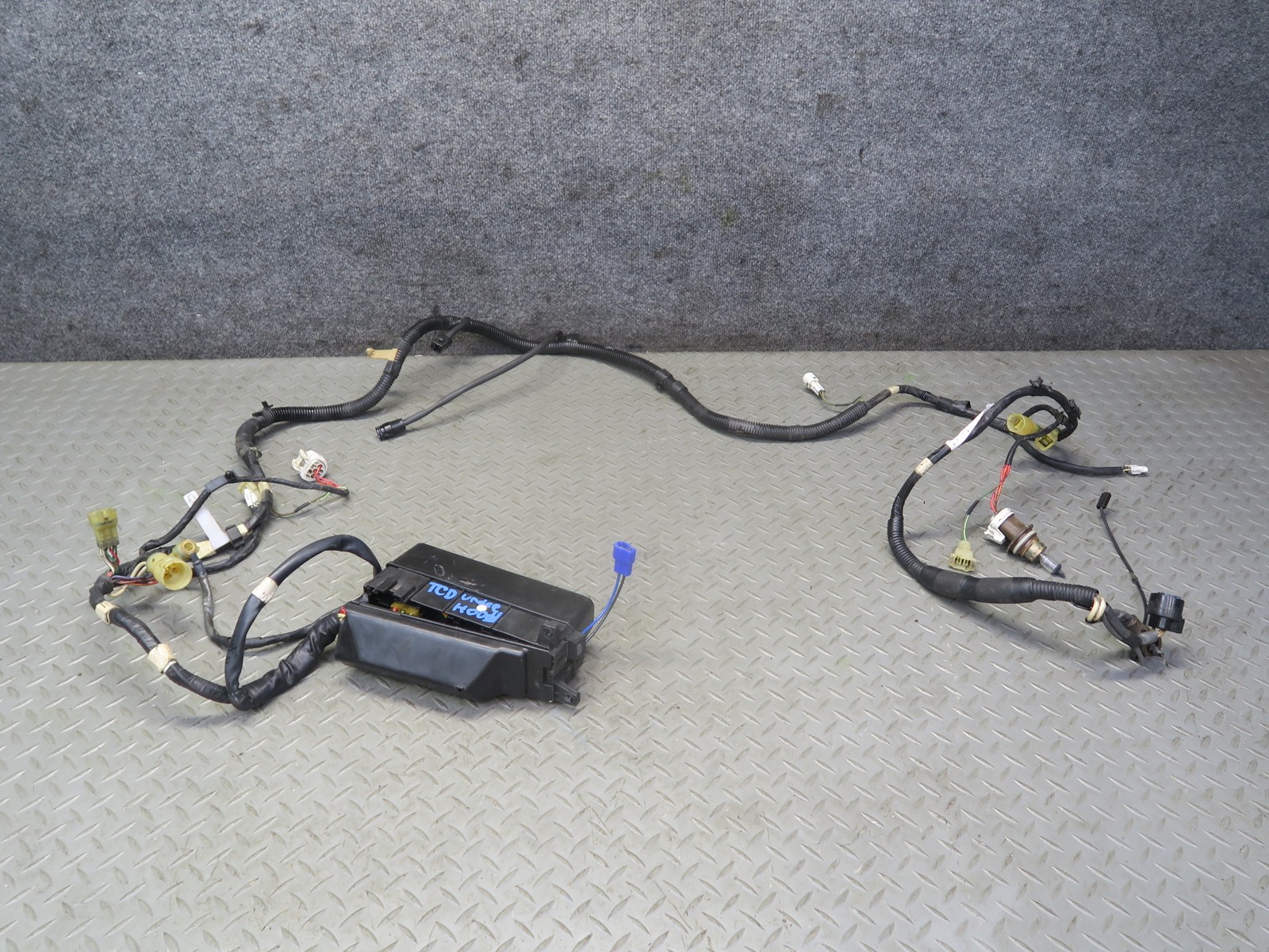 85-86 TOYOTA CRESSIDA MX73 SEDAN UNDERHOOD WIRE HARNESS & FUSE JUNCTION BOX OEM