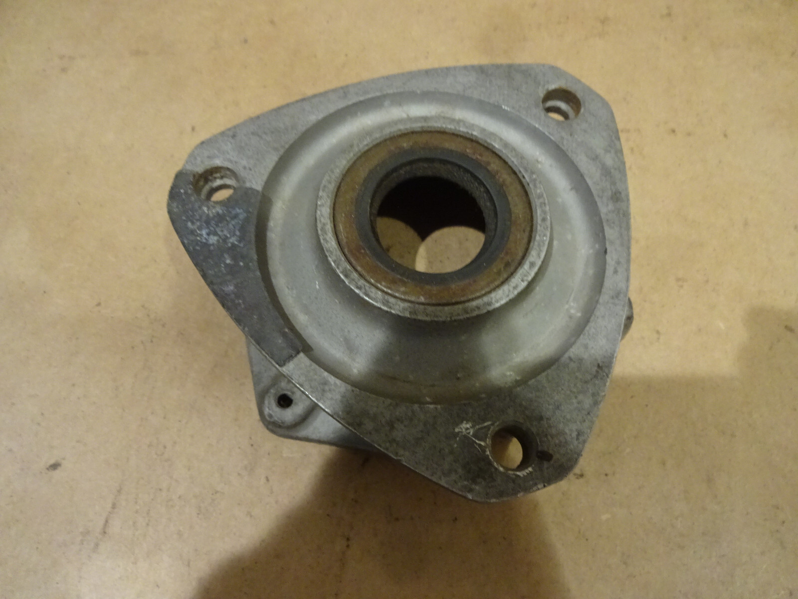Ferrari 208.308, Mondial - RH Distributor Support- P/N 115578