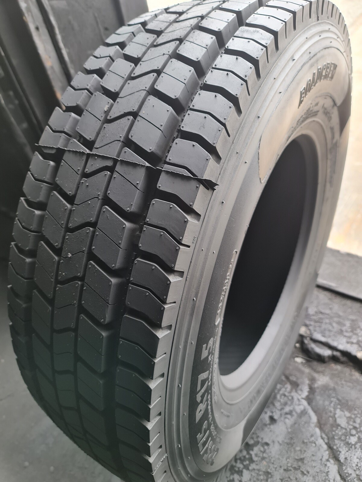 (1-Tire) 235/75R17.5 Steer All Positions 14PLY New ROAD CREW Ride Wing 132/130M (1-Tire) 235/75R17.5 Steer All Positions 14PLY New ROAD CREW Ride Wing 132/130M