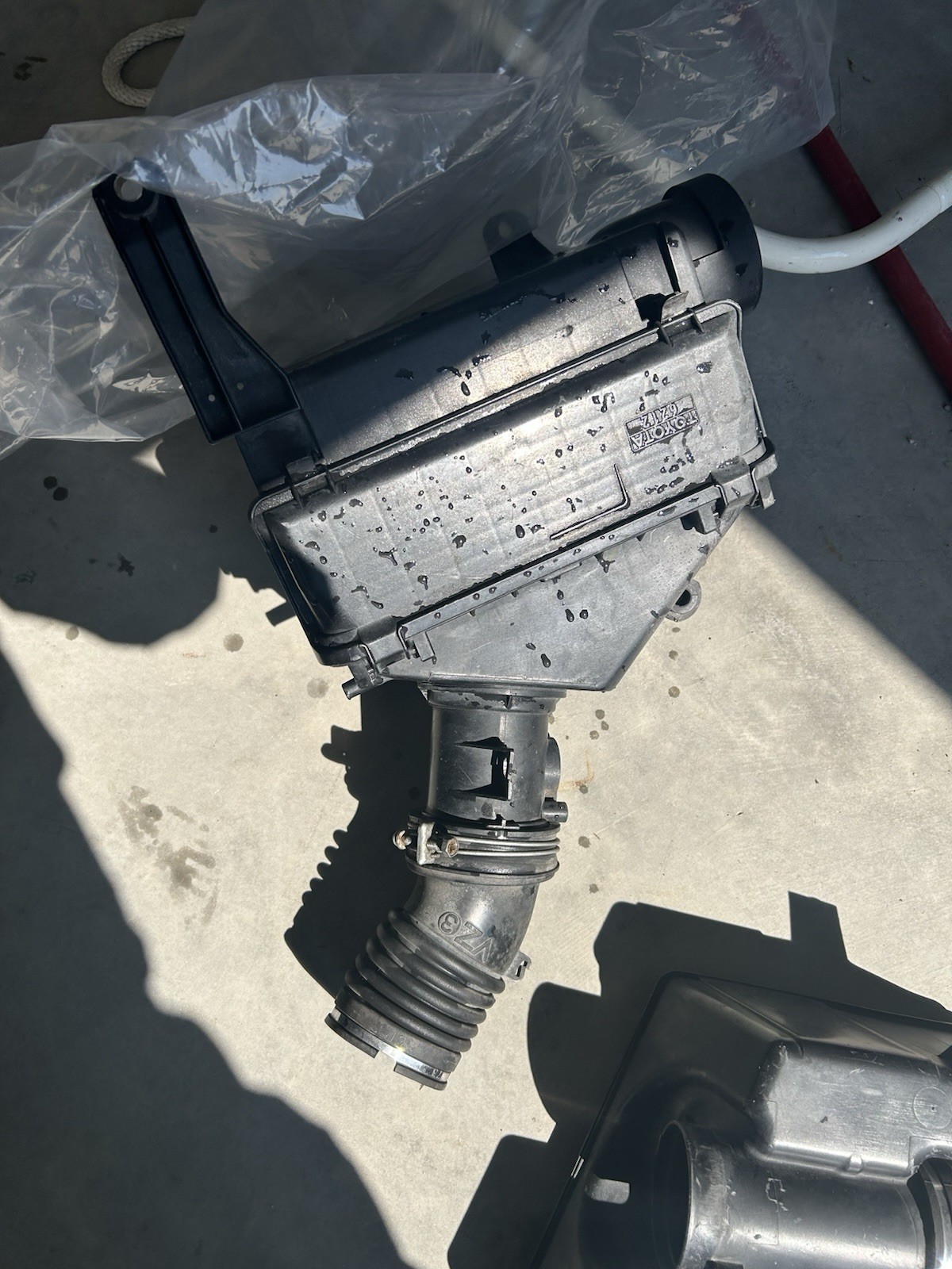 1999 OEM Intake Box & Resonator Box and charcoal container 1999 OEM Intake Box & Resonator Box and charcoal container