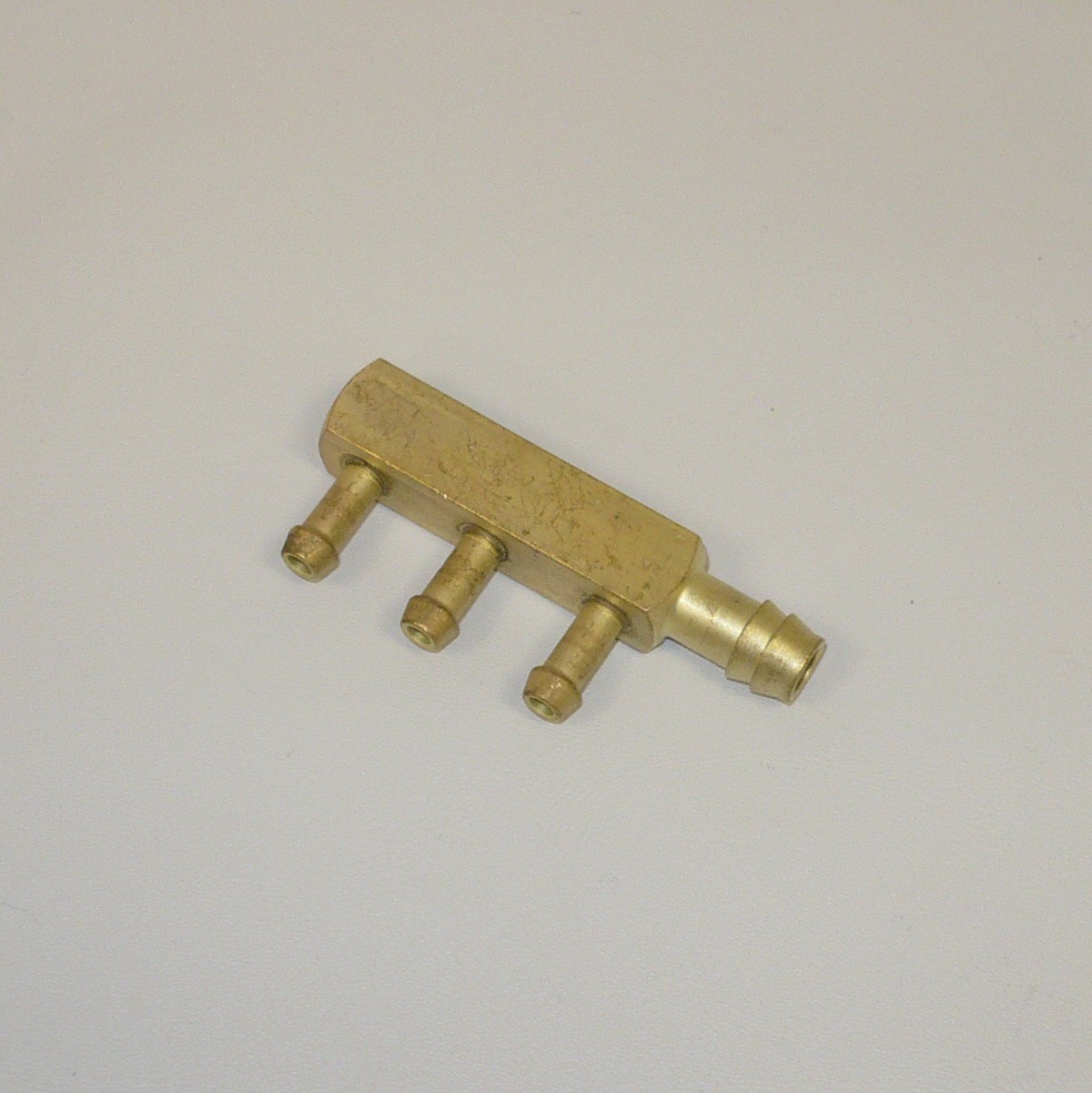 WSM Johnson Evinrude 30-70 HP Brass Fuel Manifold  600-515-01, 0395540, 5004610