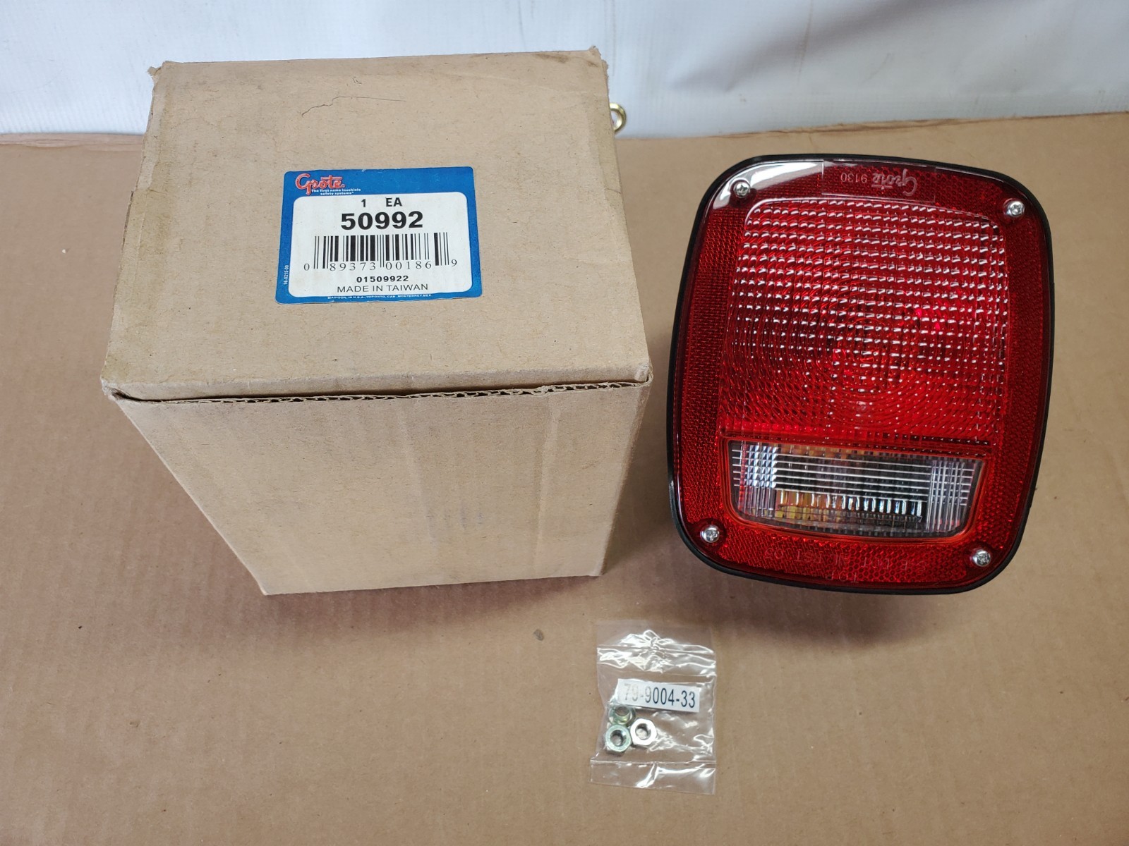 GENUINE OEM GROTE PART 50992 Taillight