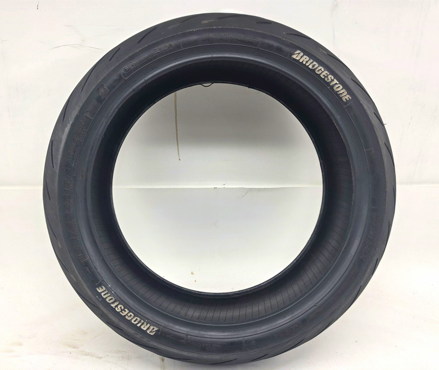 Bridgestone Battlax S22 Hypersport Rear Motorcycle Tire 190/50ZR-17 (73W)