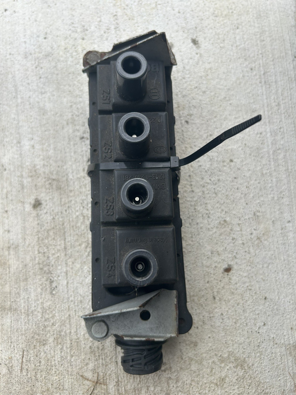 1996-1998 BMW E36 M44 318i 318Ti Z3 1.9 Ignition Coil 12131247281 OEM 1996-1998 BMW E36 M44 318i 318Ti Z3 1.9 Ignition Coil 12131247281 OEM