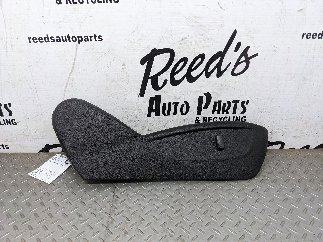 10-15 Chevrolet Camaro Right Pass Front Seat Adjustment Trim Cover W/ Co 1192719