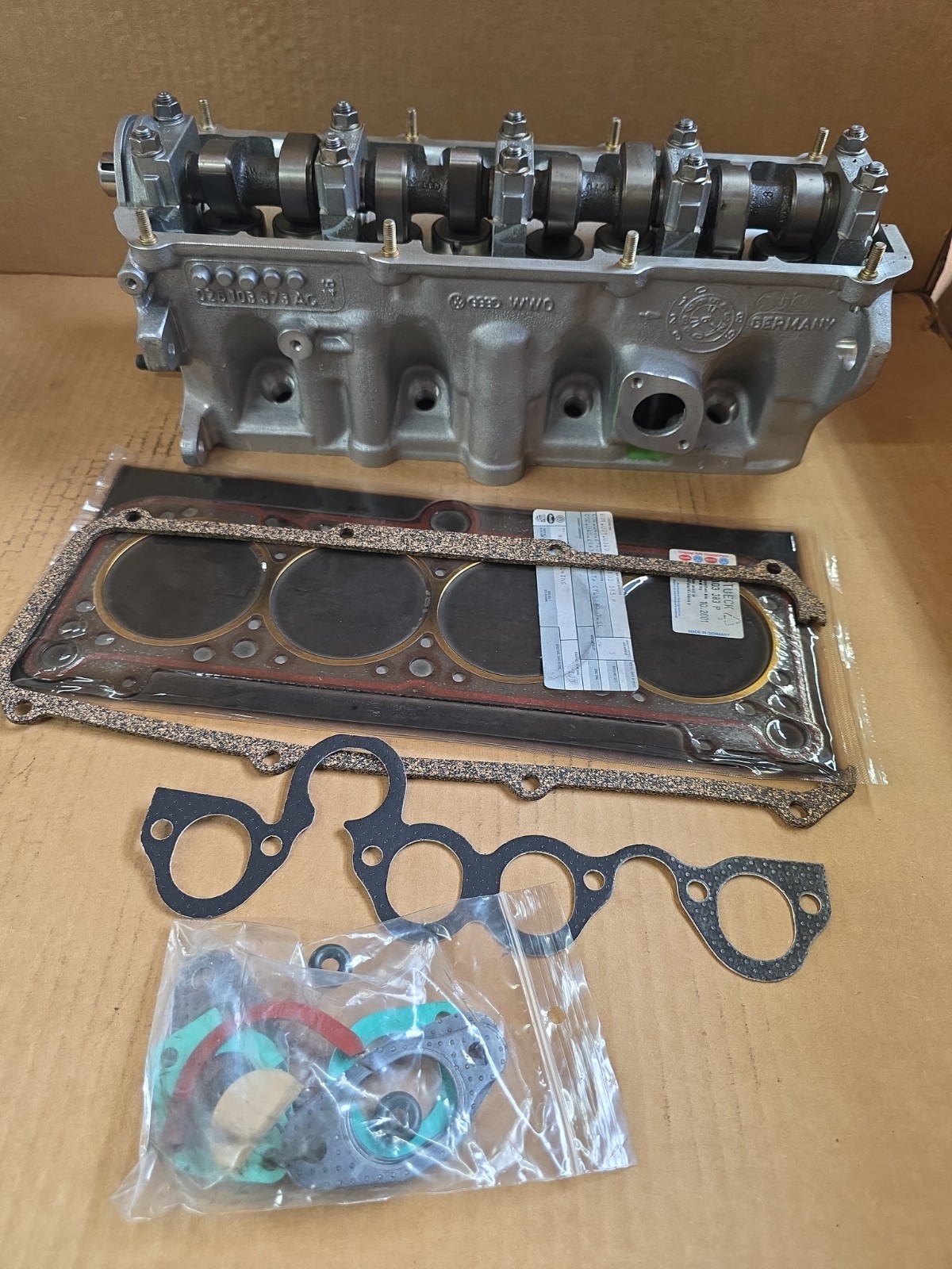 Genuine VW Golf MK2 GTI 1.8 8V Complete Cylinder Head KIT Gaskets 026103373AC