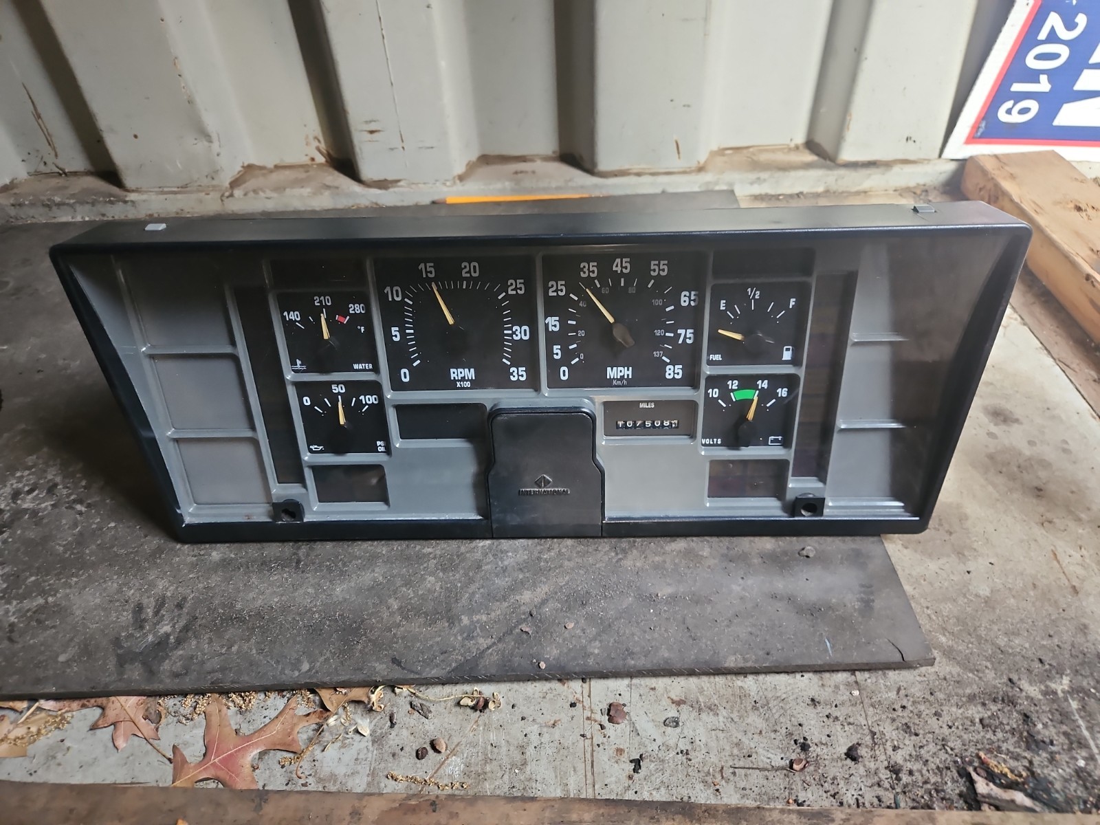 1992-2002 International Truck 4700 4900 Speedometer Gauge OEM 107,508