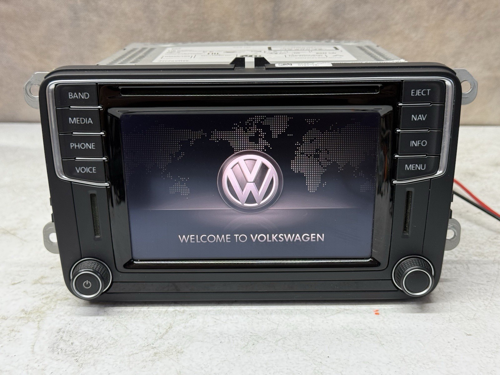 2016-19 VW Jetta Passat Tiguan Beetle Radio Display Navigation OEM 5C0035684 2016-19 VW Jetta Passat Tiguan Beetle Radio Display Navigation OEM 5C0035684
