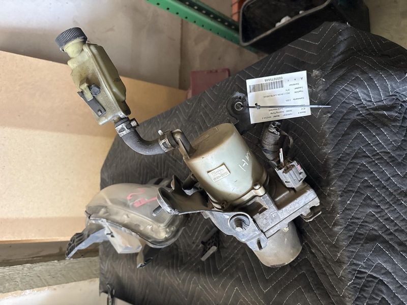 2010-2013 MAZDA 3 ELECTRIC POWER Steering Pump Assembly 2 PLUG Oem