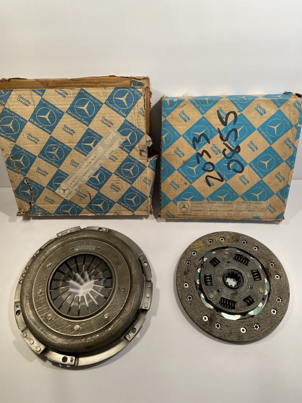 NOS Mercedes Clutch Disc Pressure Plate Kit GENUINE OEM W123 W201 W124 W114 W115