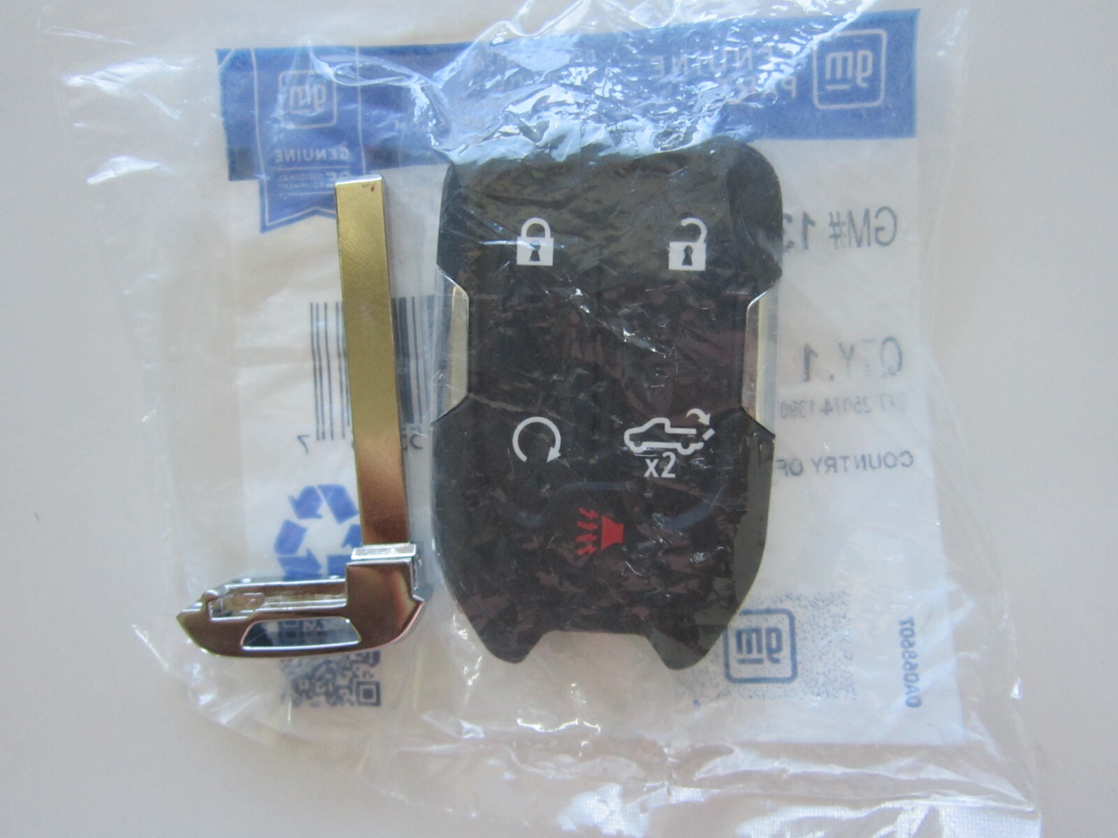 NEW OEM 2021-2022 GMC SIERRA KEYLESS REMOTE SMART KEY FOB 13547803 UNCUT KEY NEW OEM 2021-2022 GMC SIERRA KEYLESS REMOTE SMART KEY FOB 13547803 UNCUT KEY