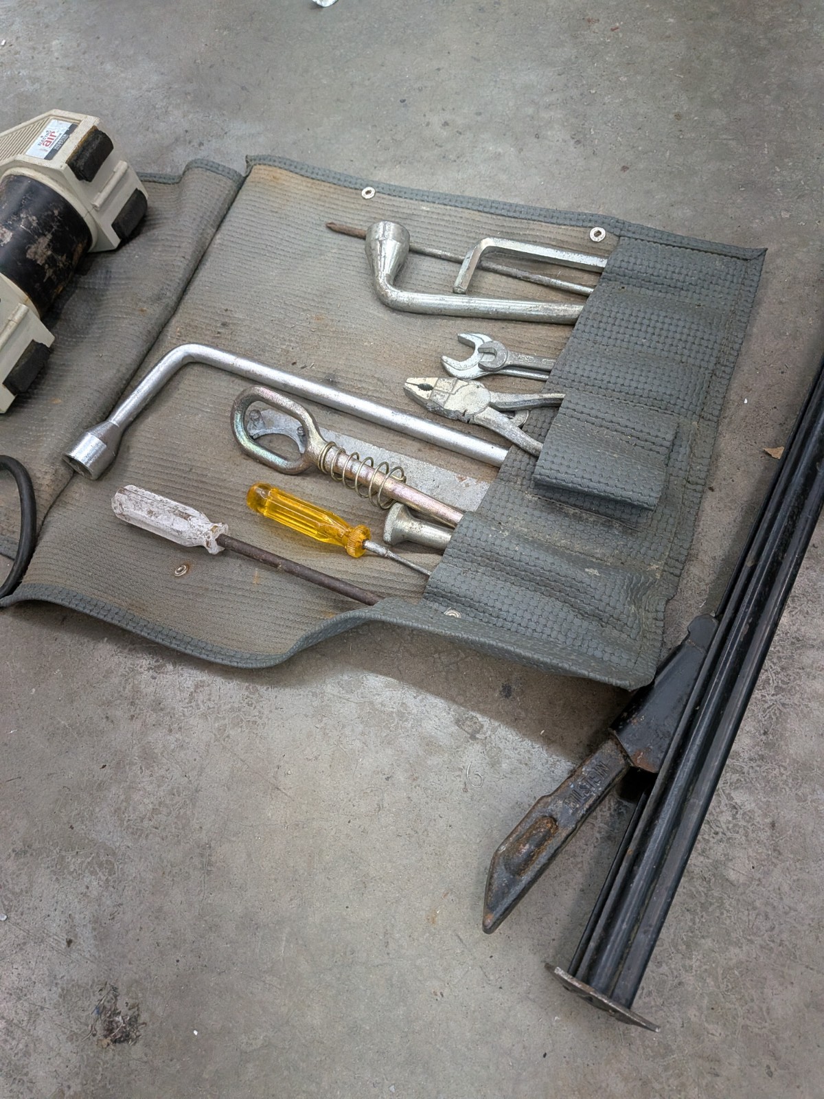 1976 Porsche 911 Tool Kit Roll Emergency Jack Webster Air Compressor Original