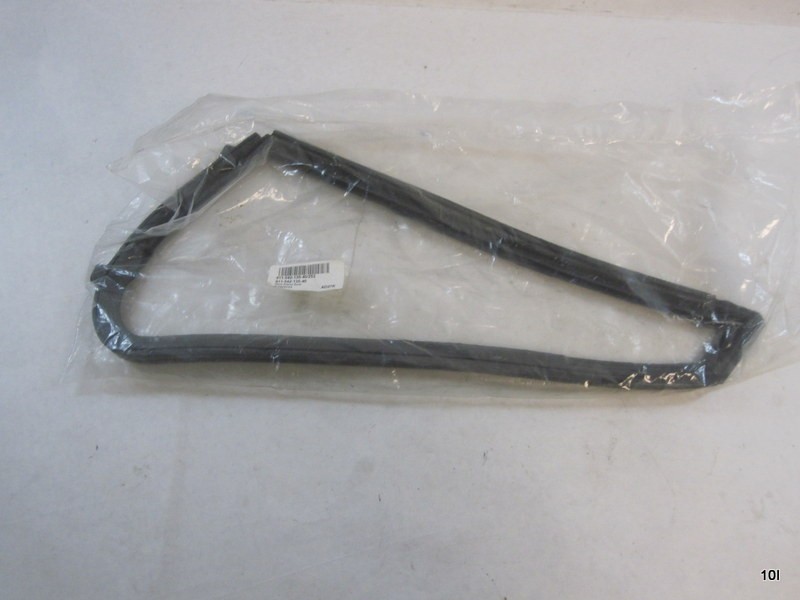 Vent Glass Seal Right 911-542-136-40 for 1965-1994 Porsche 911 912 Targa