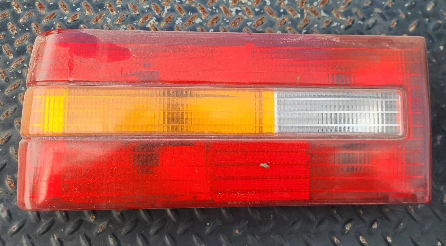 1990-1992 Volvo 740 Left Taillight Assembly Red Clear Amber Chrome