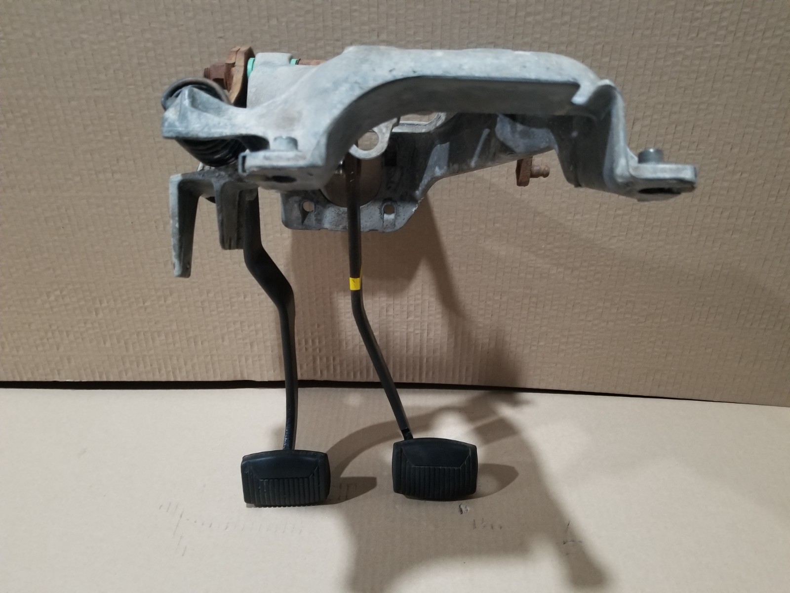 87-91 Ford Pickup Truck Bronco 5 spd Clutch Pedal Assembly Manual Transmission 87-91 Ford Pickup Truck Bronco 5 spd Clutch Pedal Assembly Manual Transmission