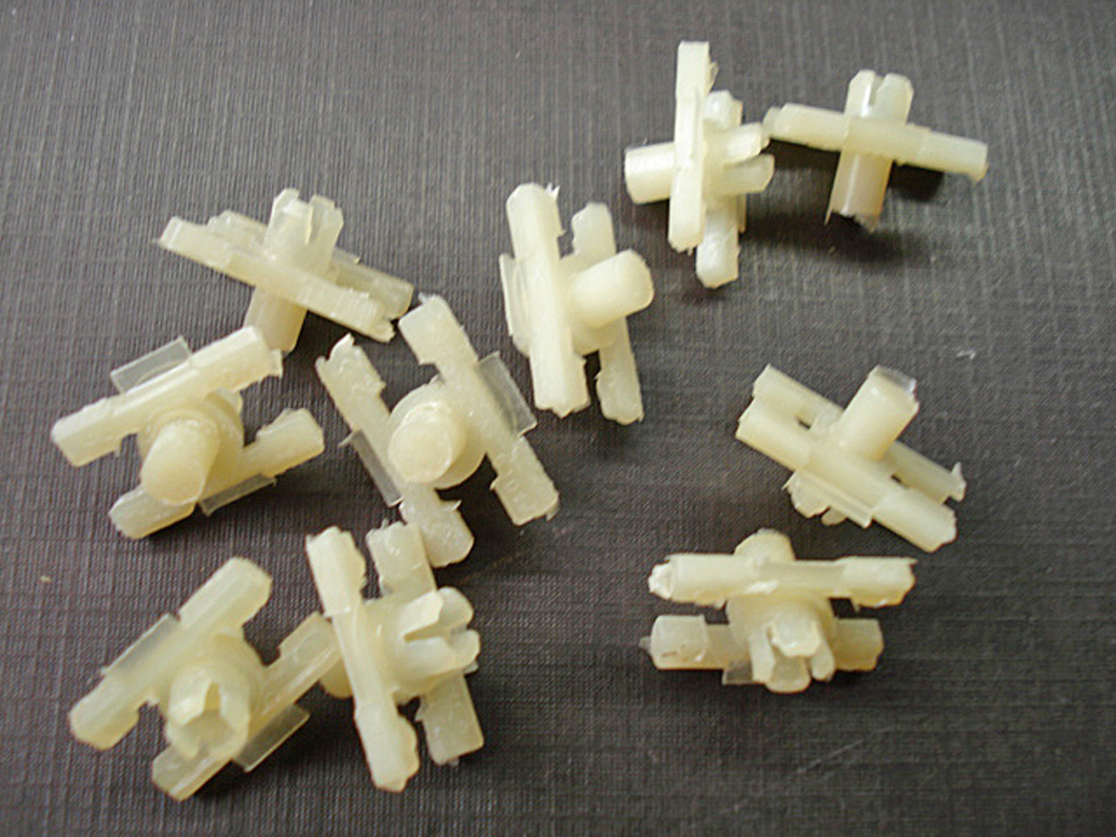 10 pcs NORS fender quarter body side moulding clips for Chrysler Dodge Plymouth 10 pcs NORS fender quarter body side moulding clips for Chrysler Dodge Plymouth