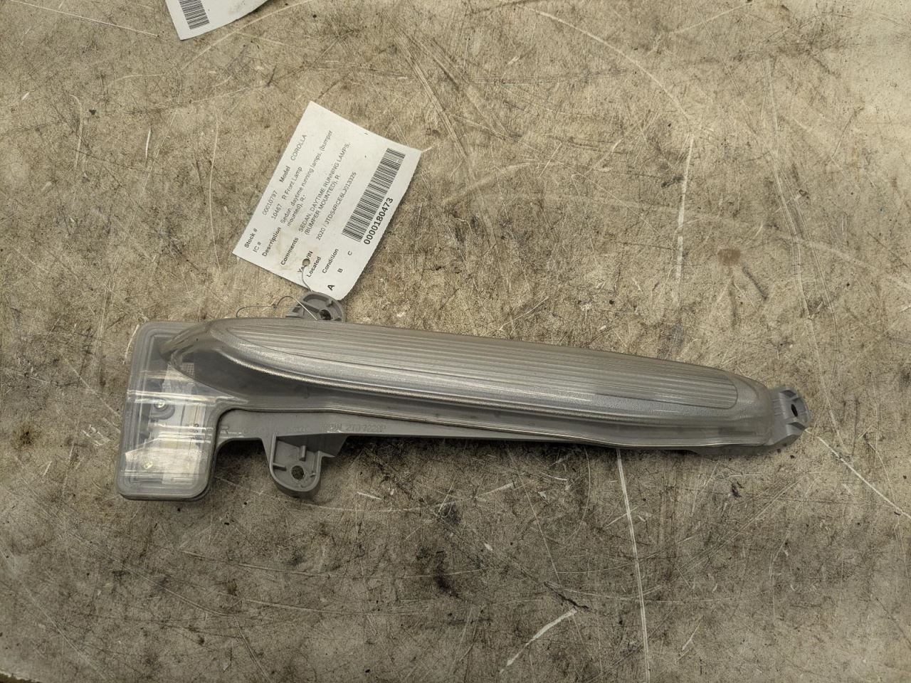 Passenger Corner/Park Light Sedan Bumper Mounted Fits 20-25 COROLLA 806223