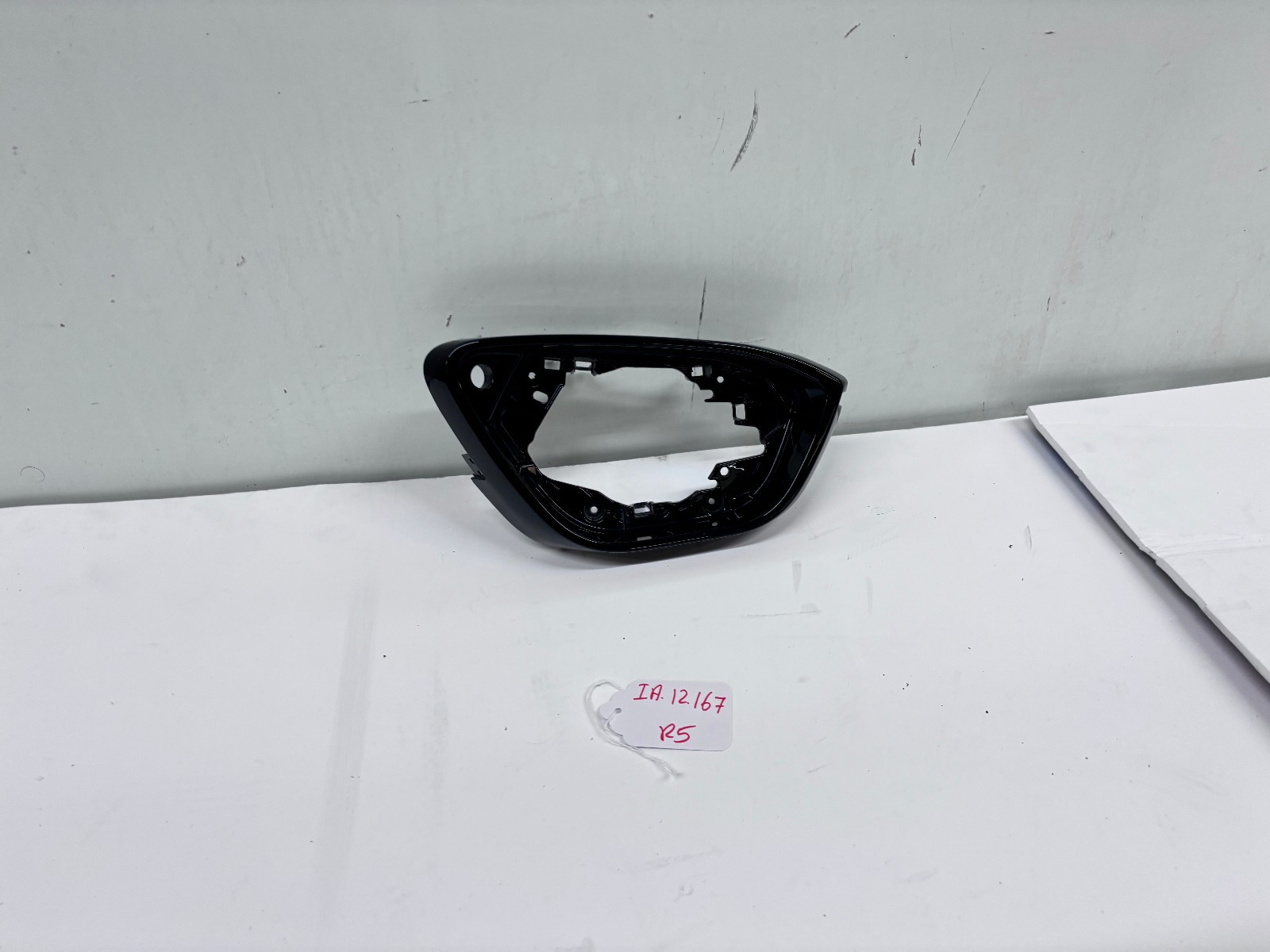 2022-2026 Lucid Air front right OEM side view mirror bezel P1L-E850P2-01 black 2022-2026 Lucid Air front right OEM side view mirror bezel P1L-E850P2-01 black